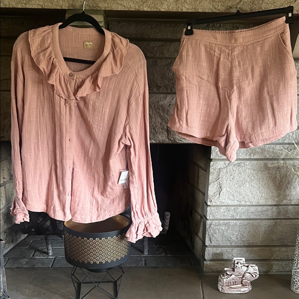 Free-est Women's Pink Ruffle Trim Set